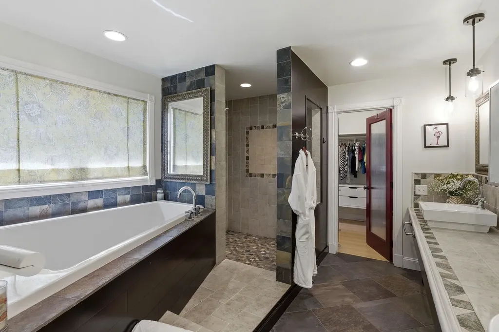 15 Chardonnay Terrace Bedford NH 03110