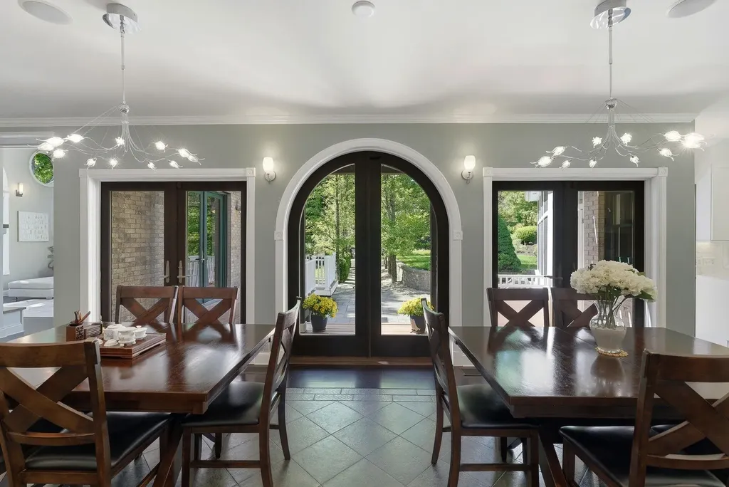 15 Chardonnay Terrace Bedford NH 03110