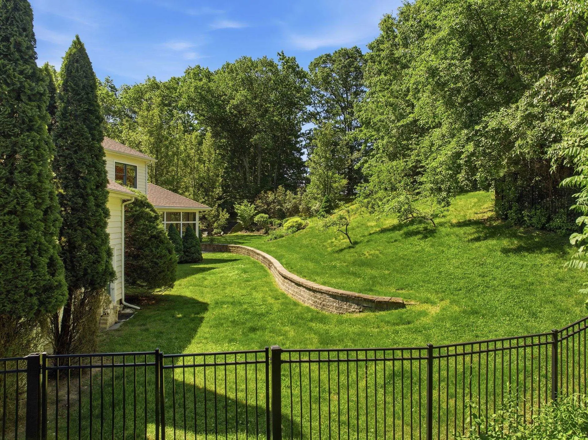 15 Chardonnay Terrace Bedford NH 03110