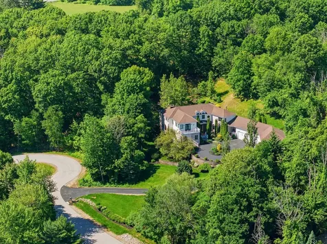 15 Chardonnay Terrace Bedford NH 03110