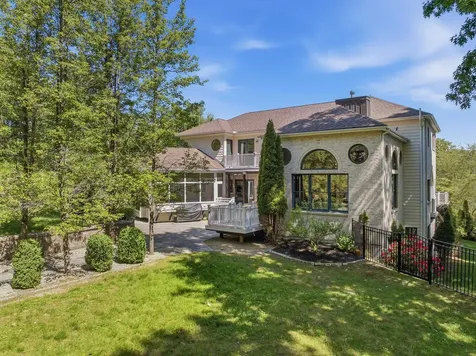 15 Chardonnay Terrace Bedford NH 03110
