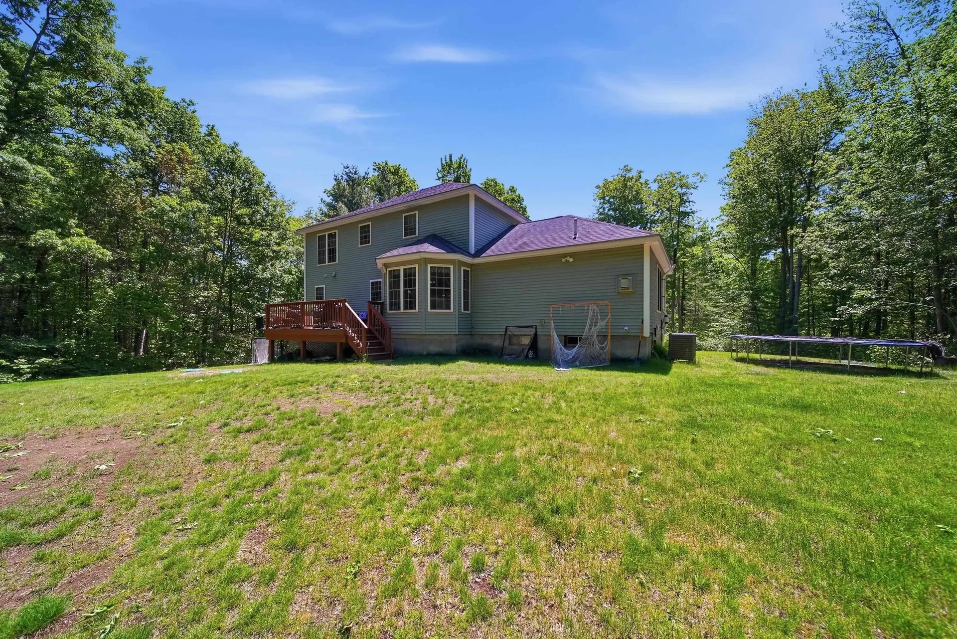 24 Gardensong Drive Hooksett NH 03106