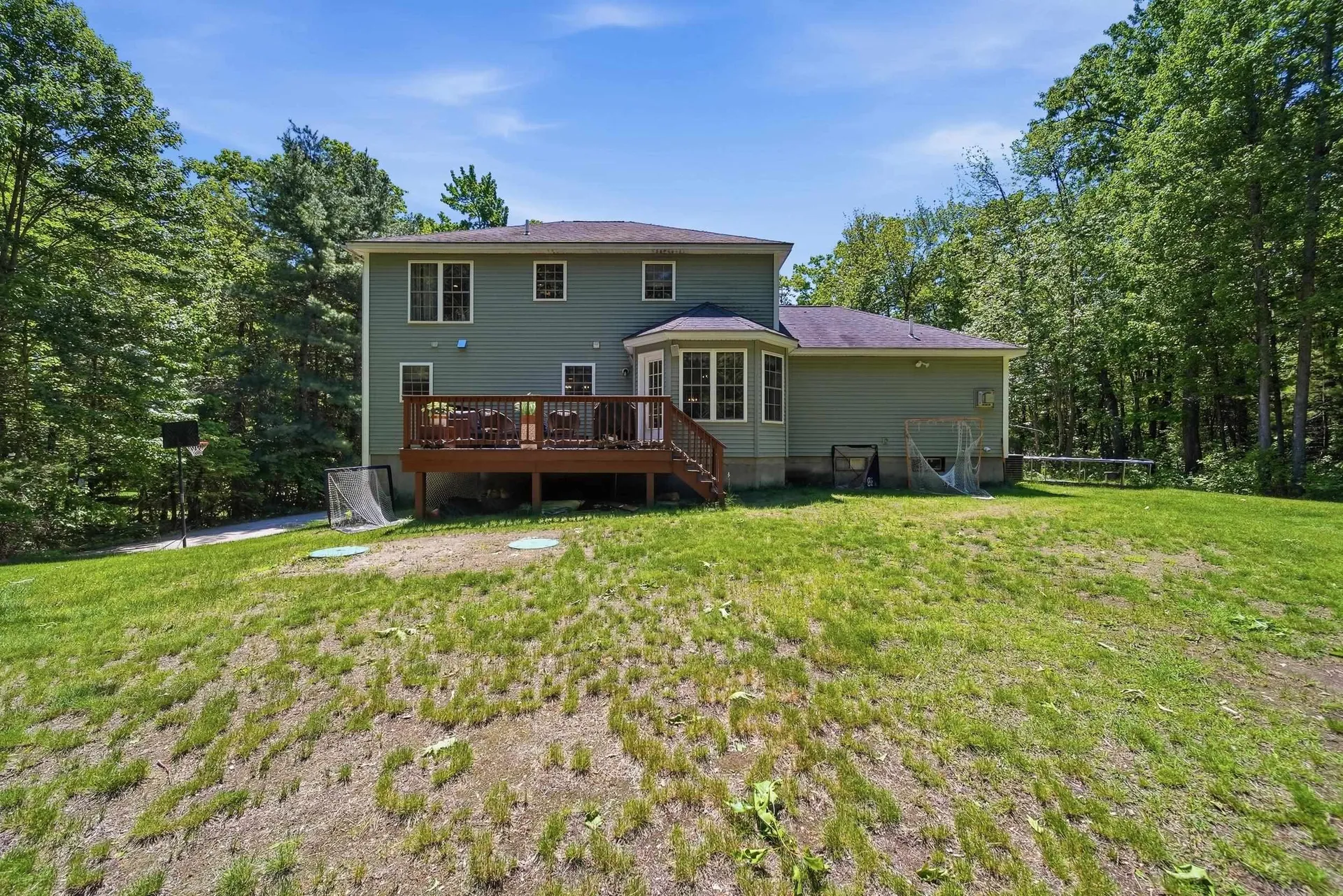 24 Gardensong Drive Hooksett NH 03106