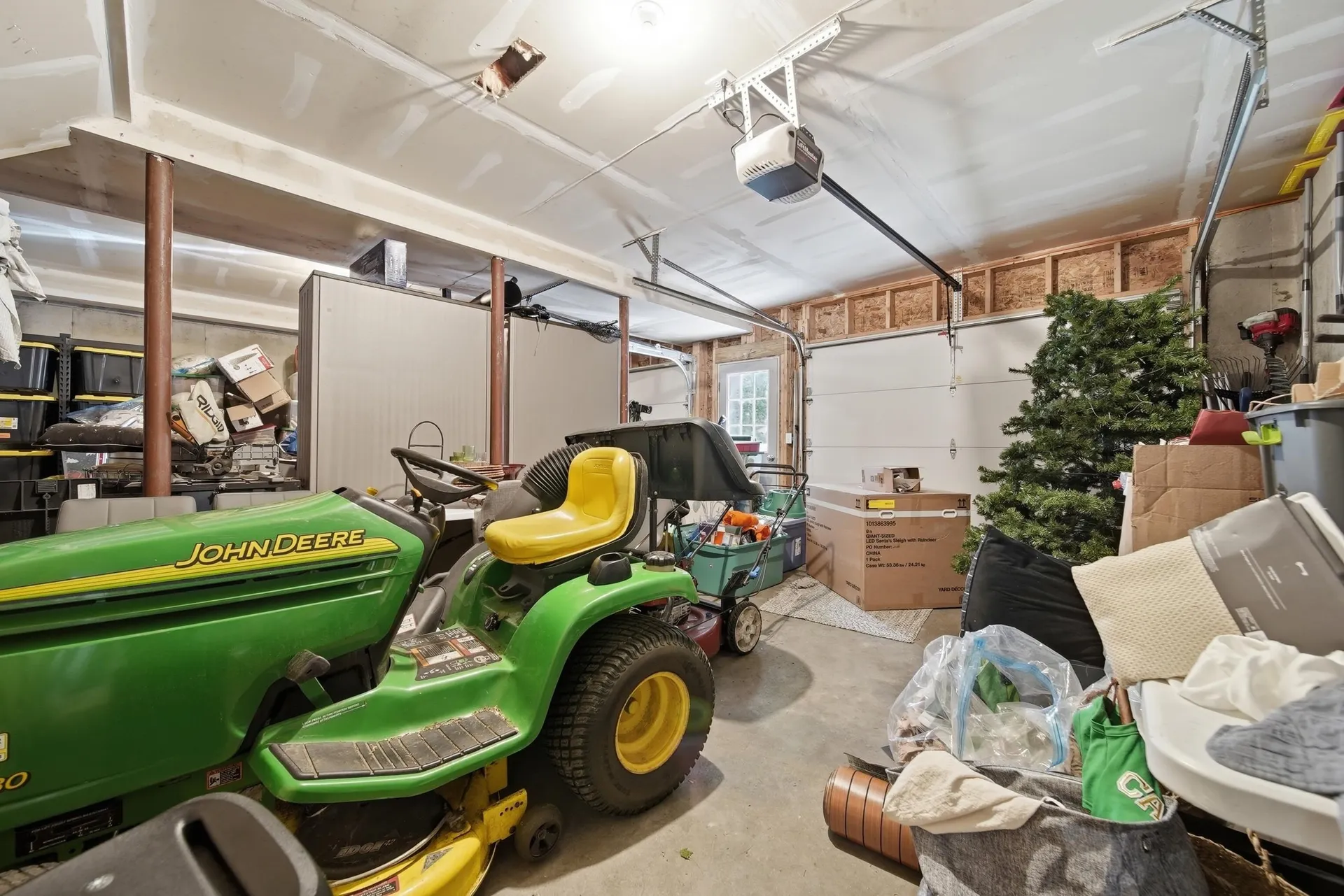 24 Gardensong Drive Hooksett NH 03106