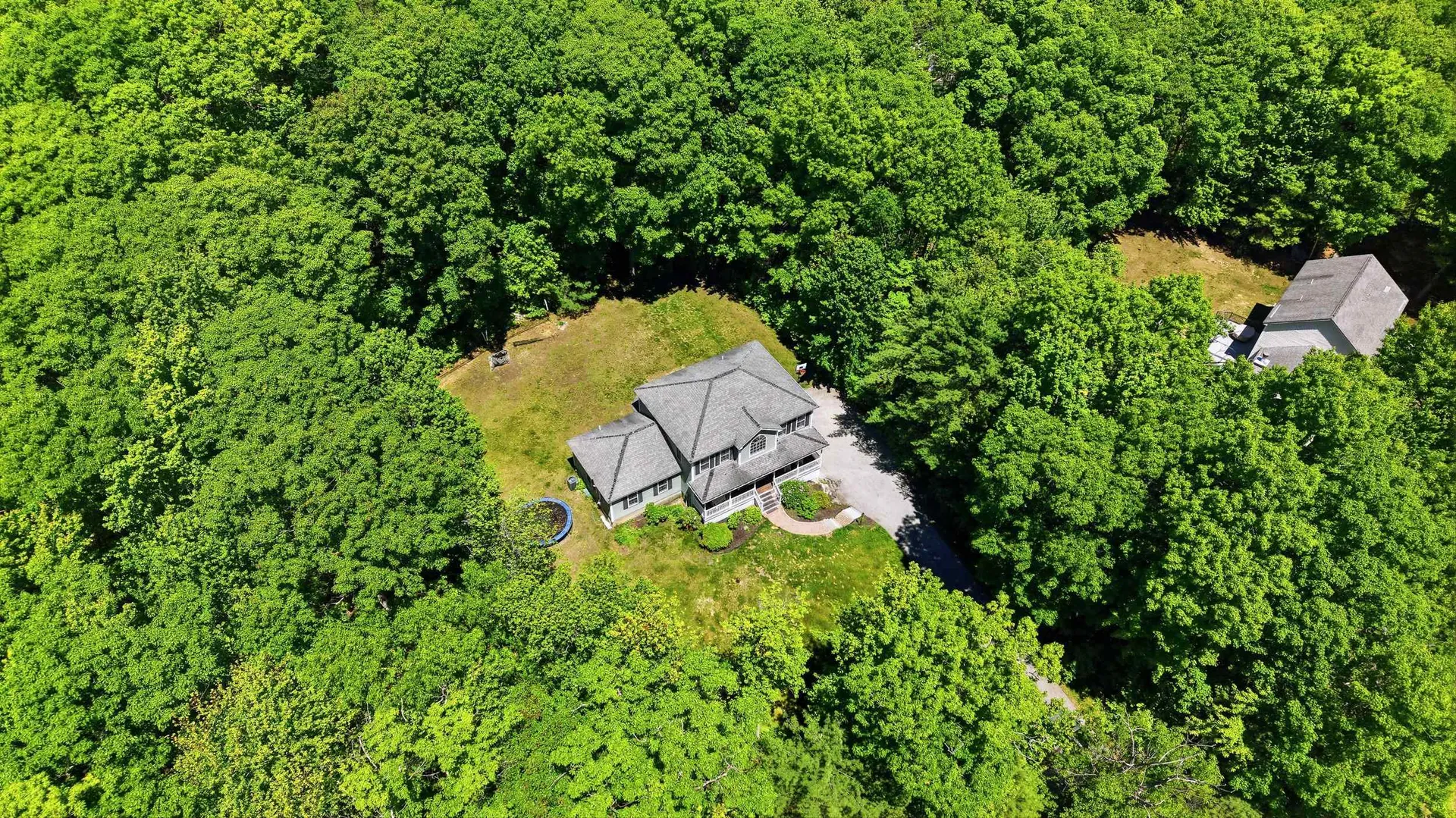 24 Gardensong Drive Hooksett NH 03106
