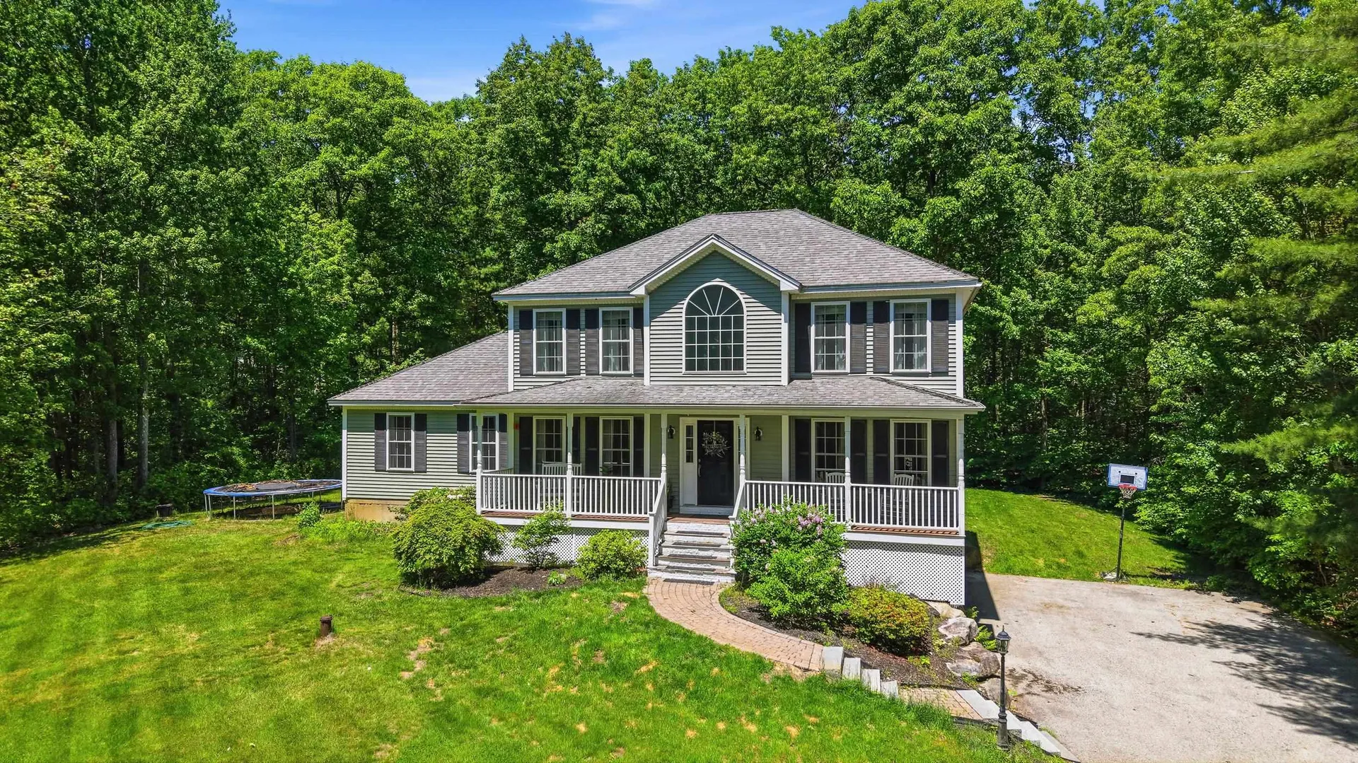 24 Gardensong Drive Hooksett NH 03106