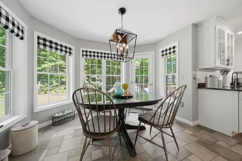 24 Gardensong Drive Hooksett NH 03106