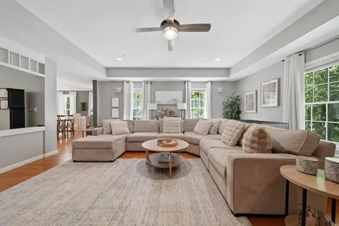 24 Gardensong Drive Hooksett NH 03106