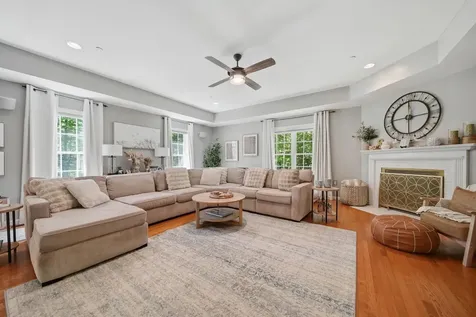 24 Gardensong Drive Hooksett NH 03106