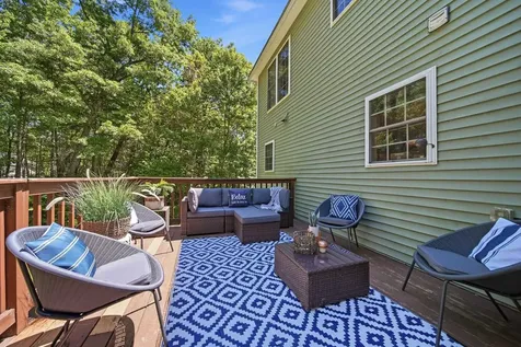 24 Gardensong Drive Hooksett NH 03106