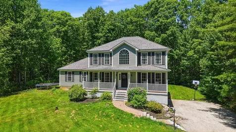 24 Gardensong Drive Hooksett NH 03106