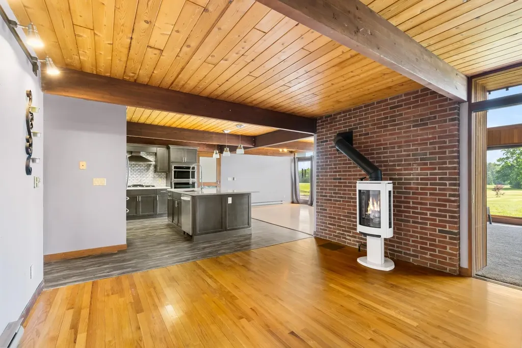 293 North River Road Lee NH 03861