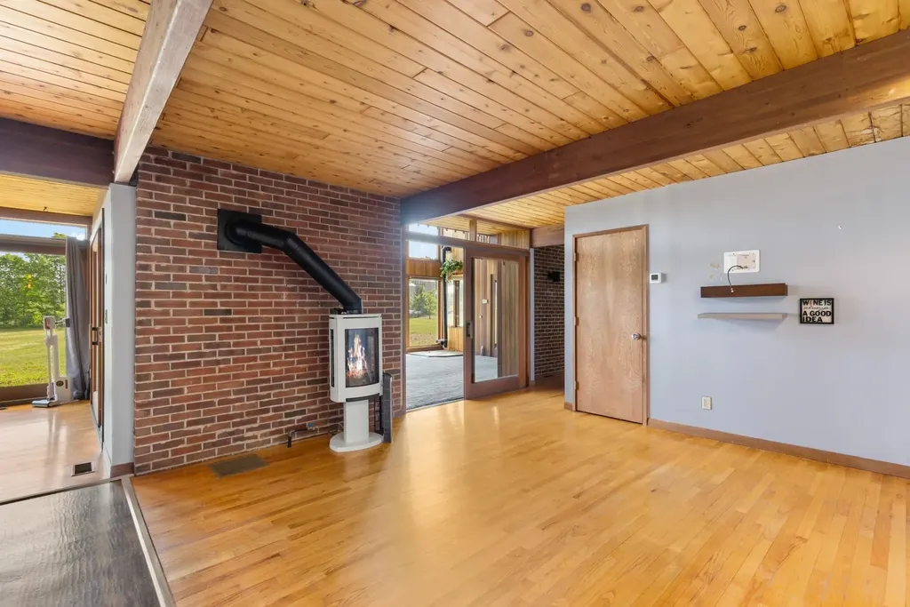 293 North River Road Lee NH 03861