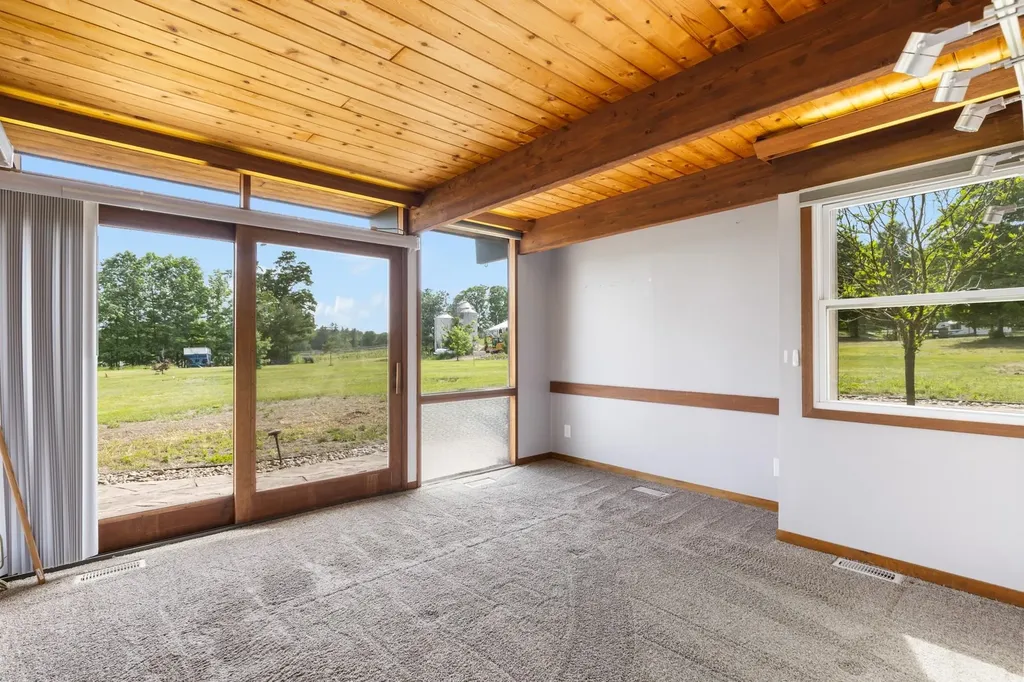 293 North River Road Lee NH 03861