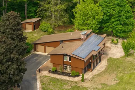 293 North River Road Lee NH 03861