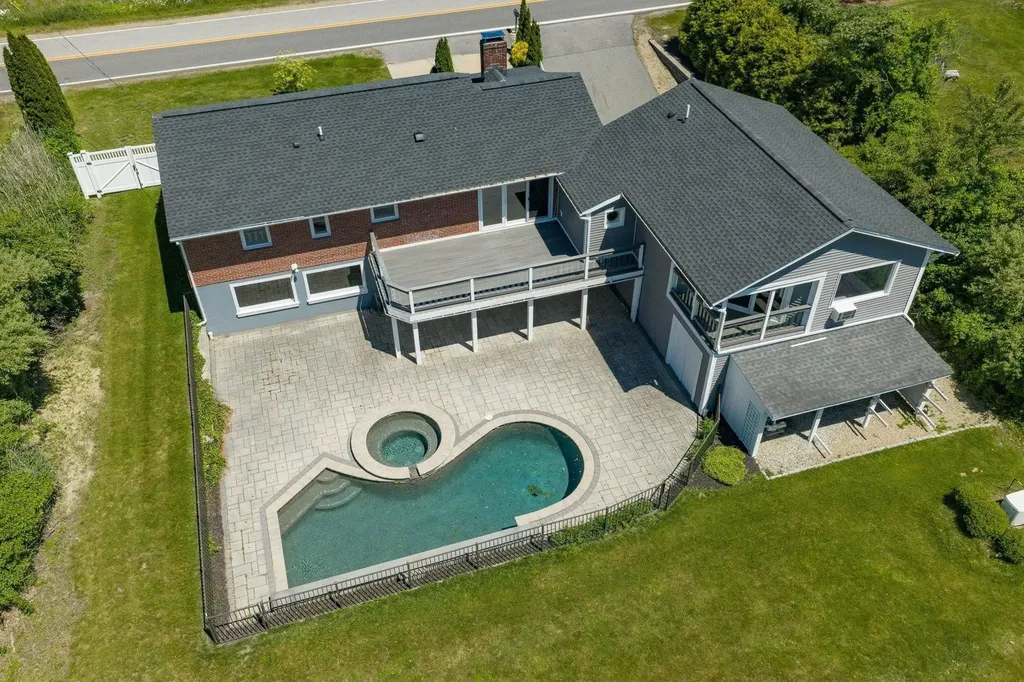 177 Spur Road Dover NH 03820