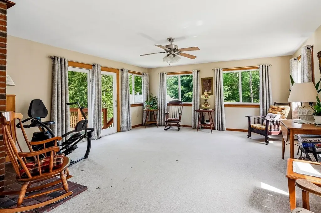 299 Middle Road Brentwood NH 03833