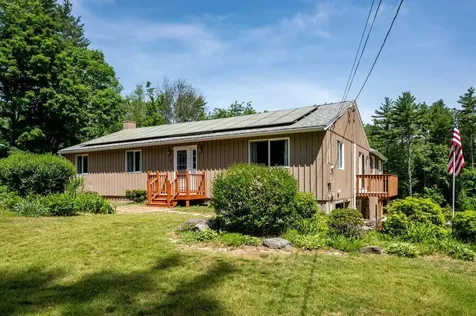 299 Middle Road Brentwood NH 03833