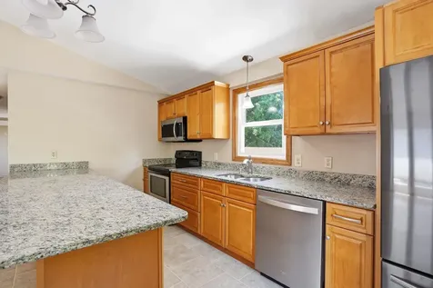 65 Garfield Street Manchester NH 03103