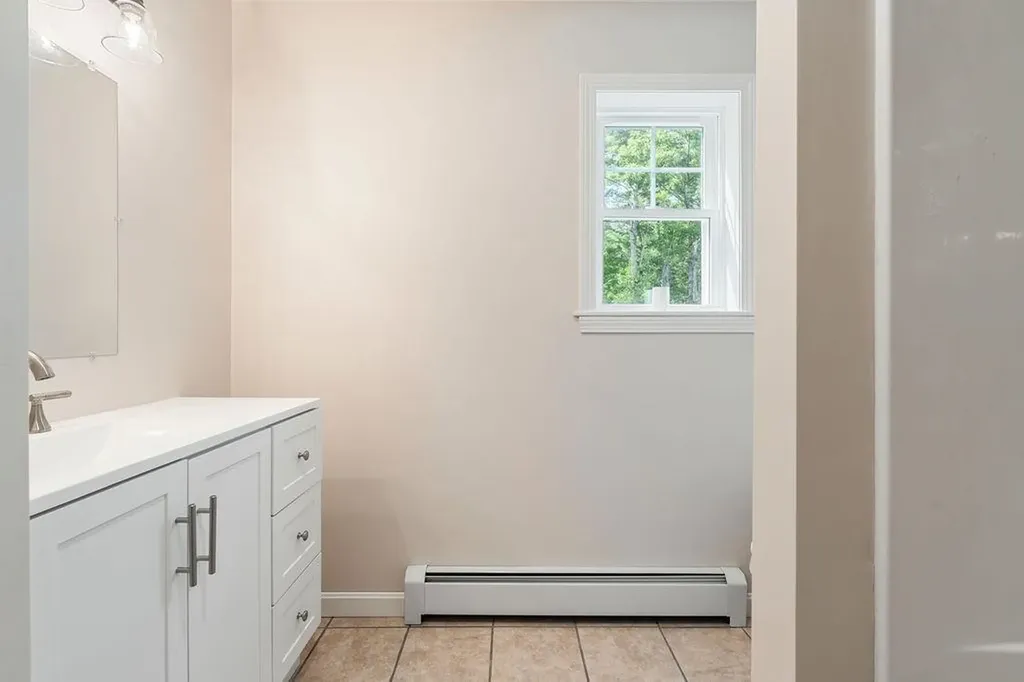 374 Hare Road Milton NH 03851