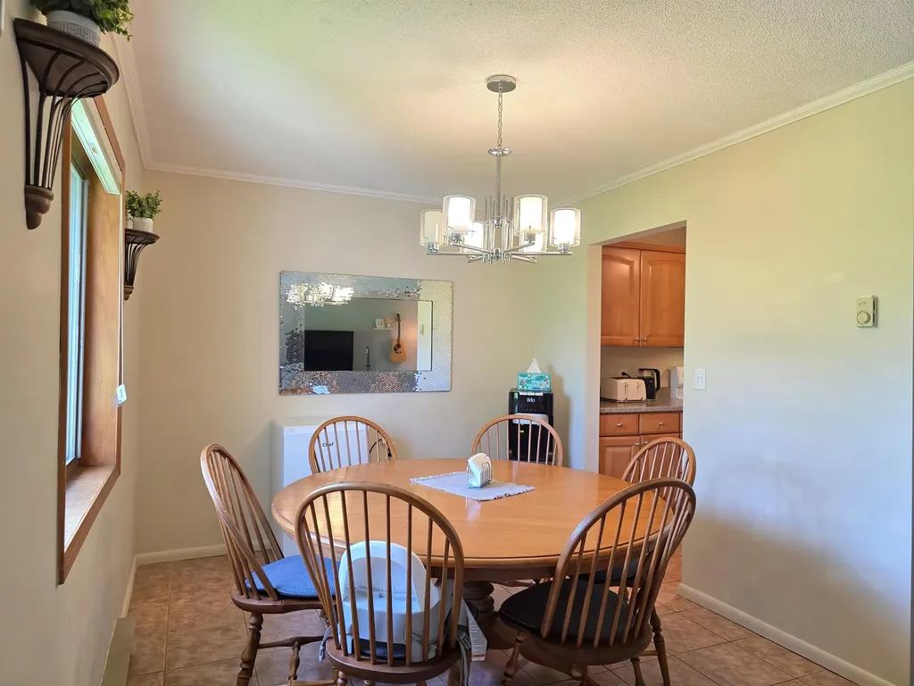 8 Hawthorne Circle South Burlington VT 05403