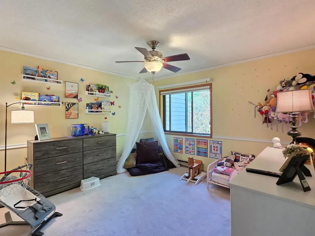 8 Hawthorne Circle South Burlington VT 05403
