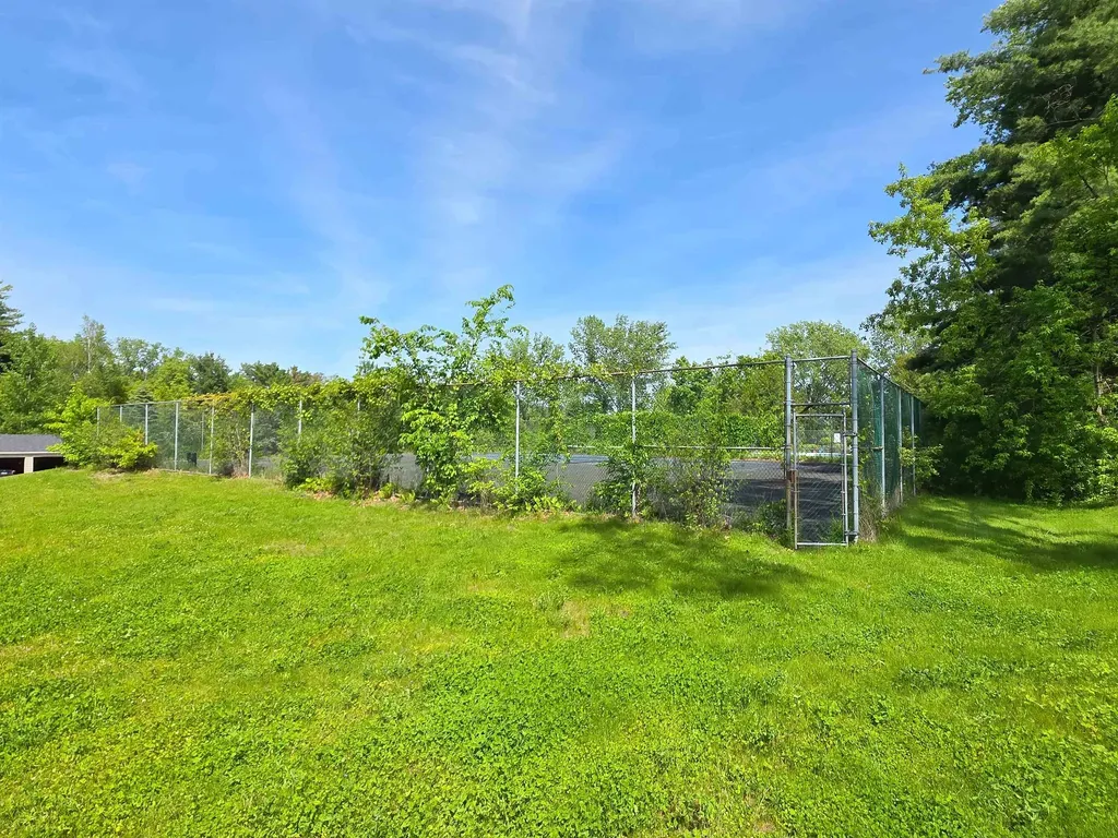 8 Hawthorne Circle South Burlington VT 05403