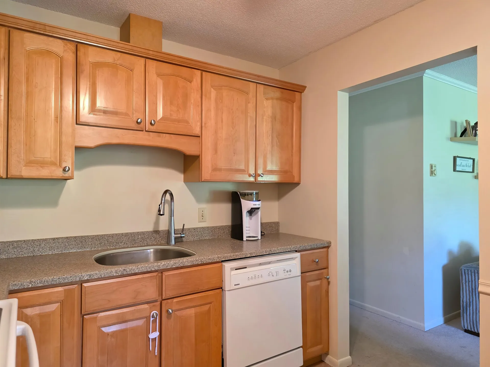 8 Hawthorne Circle South Burlington VT 05403