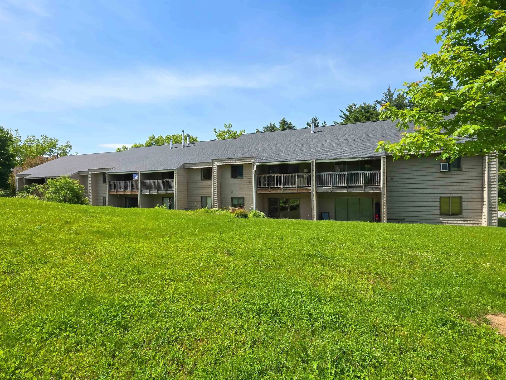 8 Hawthorne Circle South Burlington VT 05403