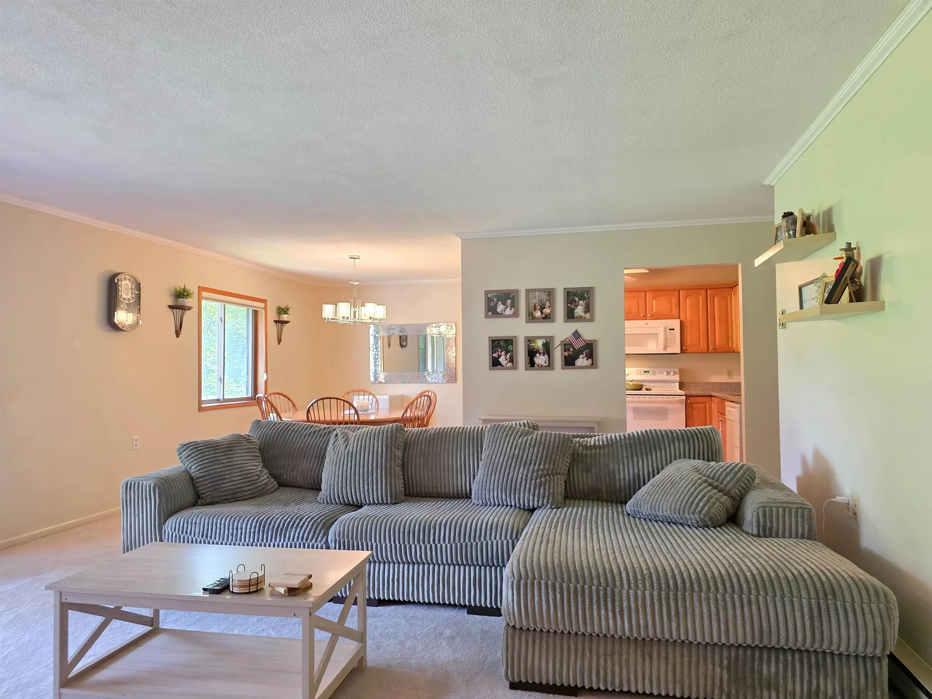 8 Hawthorne Circle South Burlington VT 05403