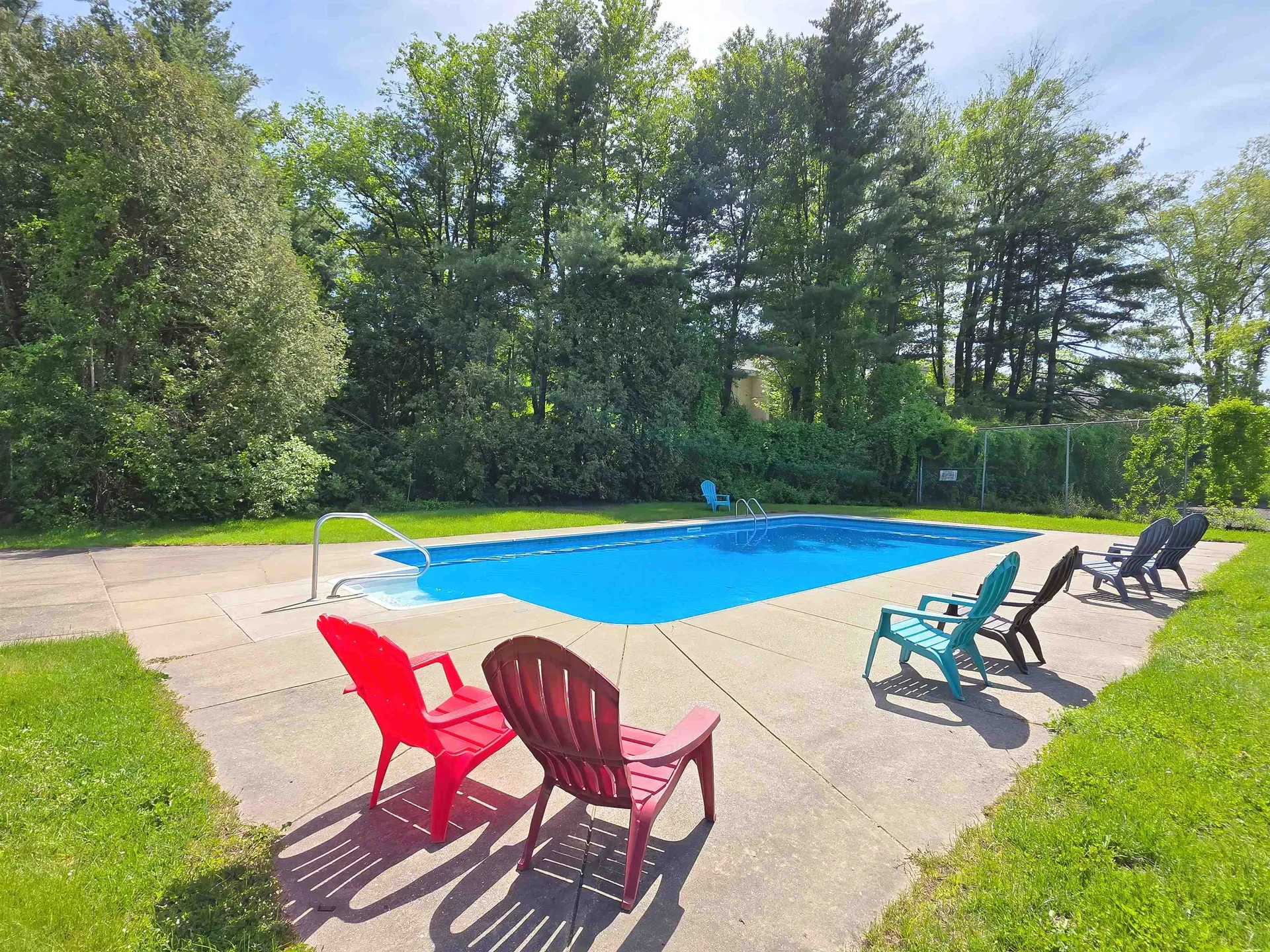 8 Hawthorne Circle South Burlington VT 05403
