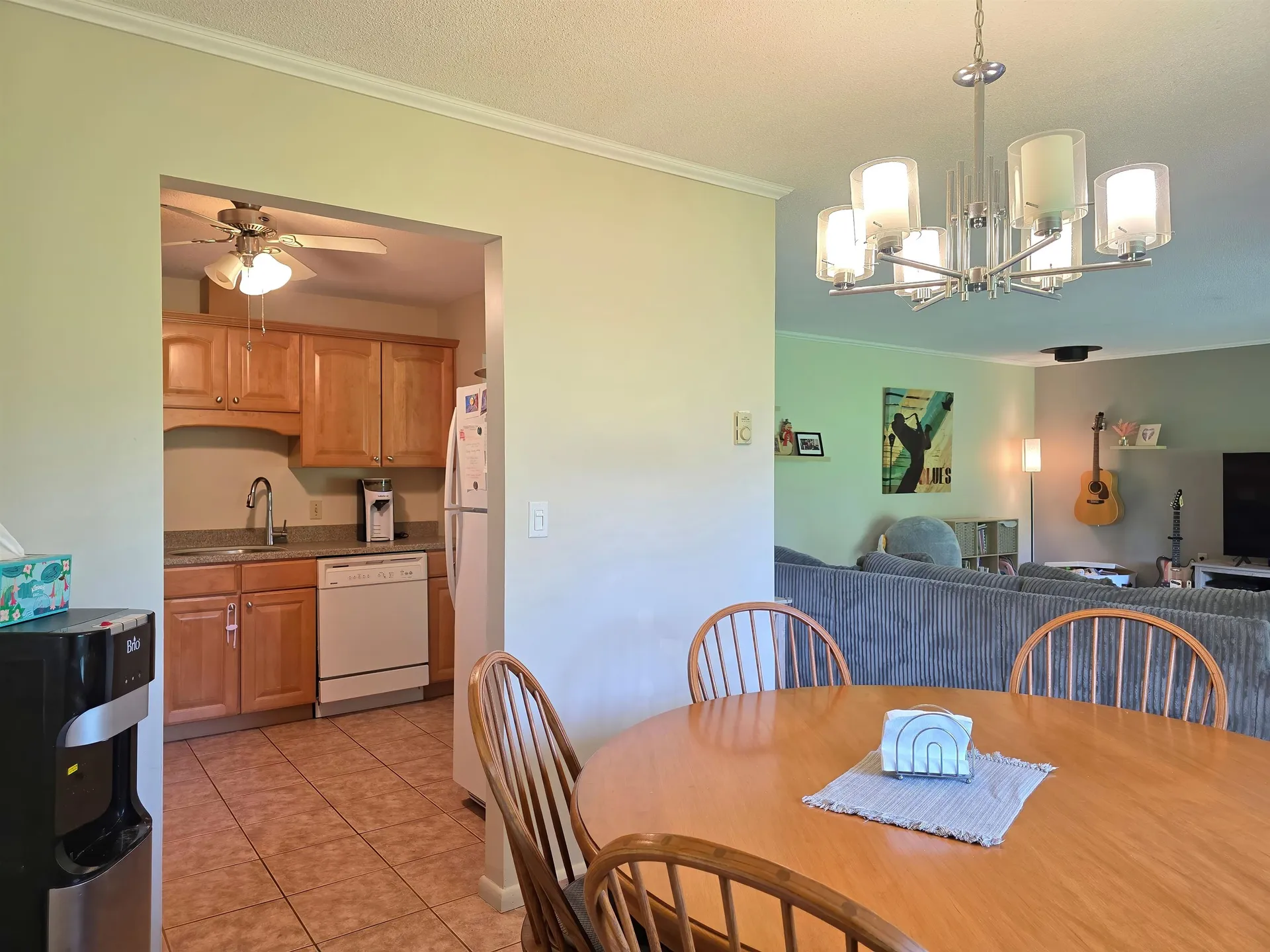8 Hawthorne Circle South Burlington VT 05403
