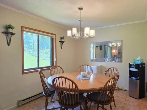 8 Hawthorne Circle South Burlington VT 05403