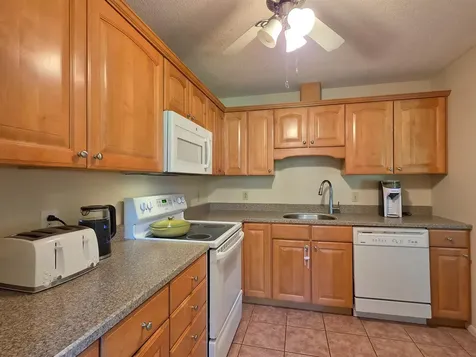 8 Hawthorne Circle South Burlington VT 05403