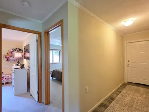 8 Hawthorne Circle South Burlington VT 05403