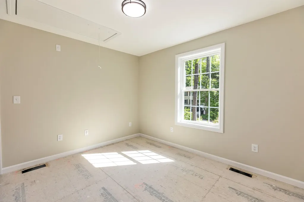 32 Deerpoint Drive Hillsborough NH 03244