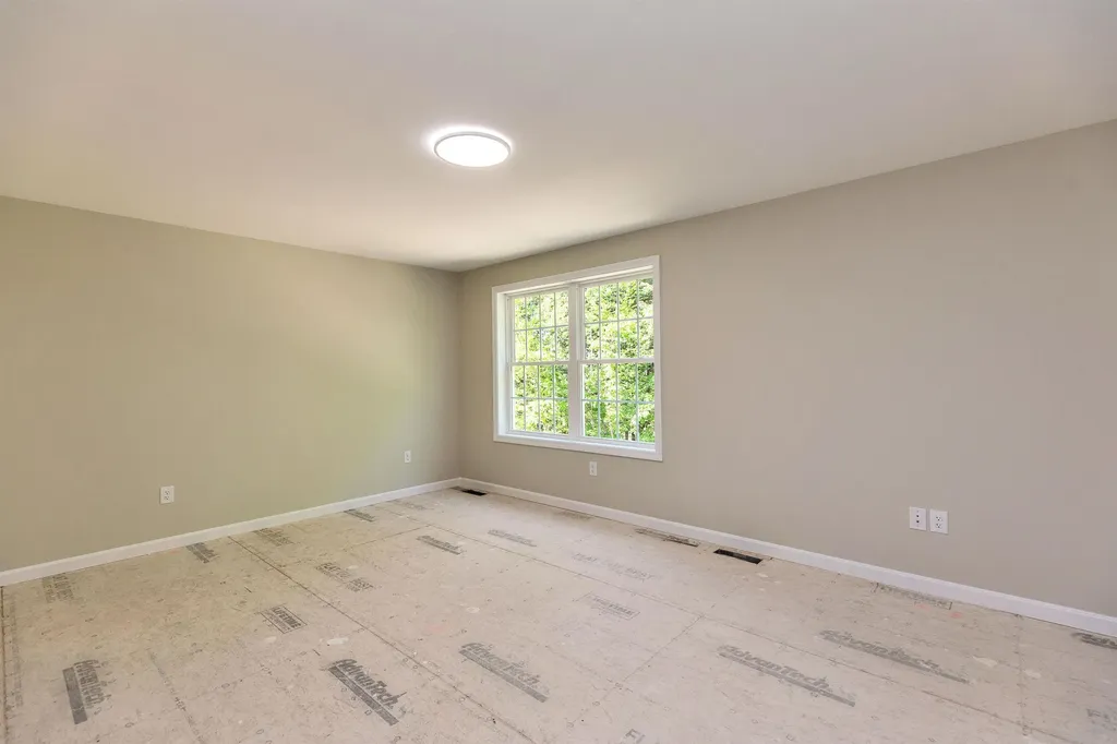 32 Deerpoint Drive Hillsborough NH 03244
