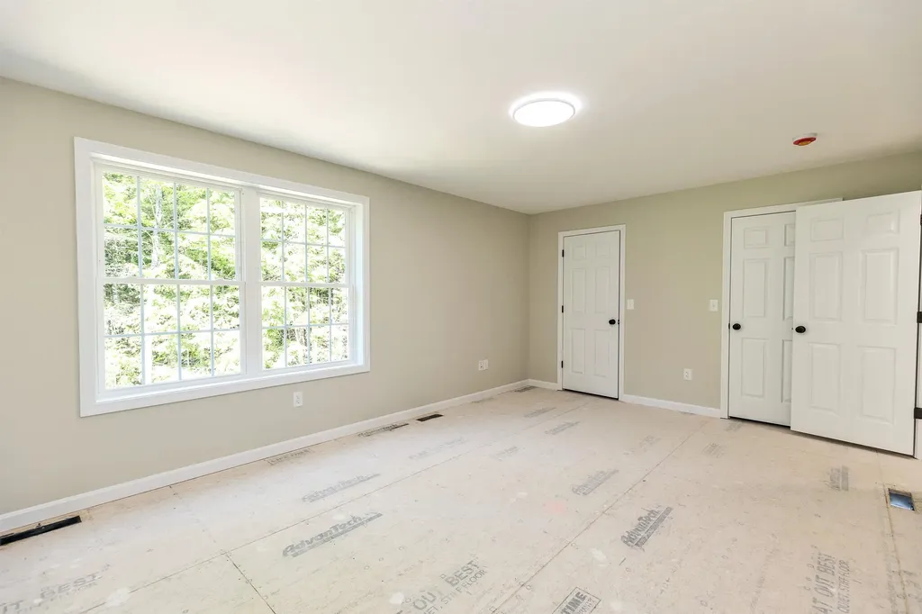 32 Deerpoint Drive Hillsborough NH 03244
