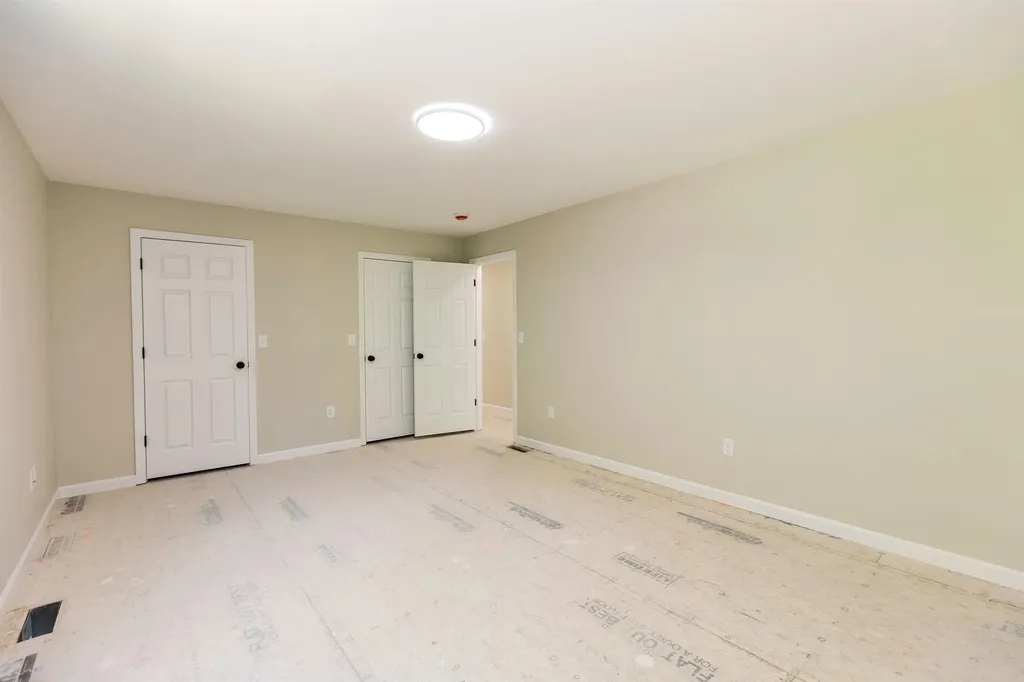 32 Deerpoint Drive Hillsborough NH 03244