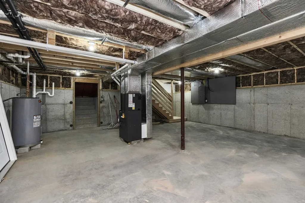 32 Deerpoint Drive Hillsborough NH 03244