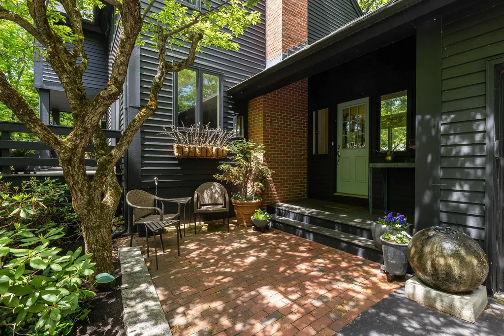 13 Pond Place Lane Concord NH 03301