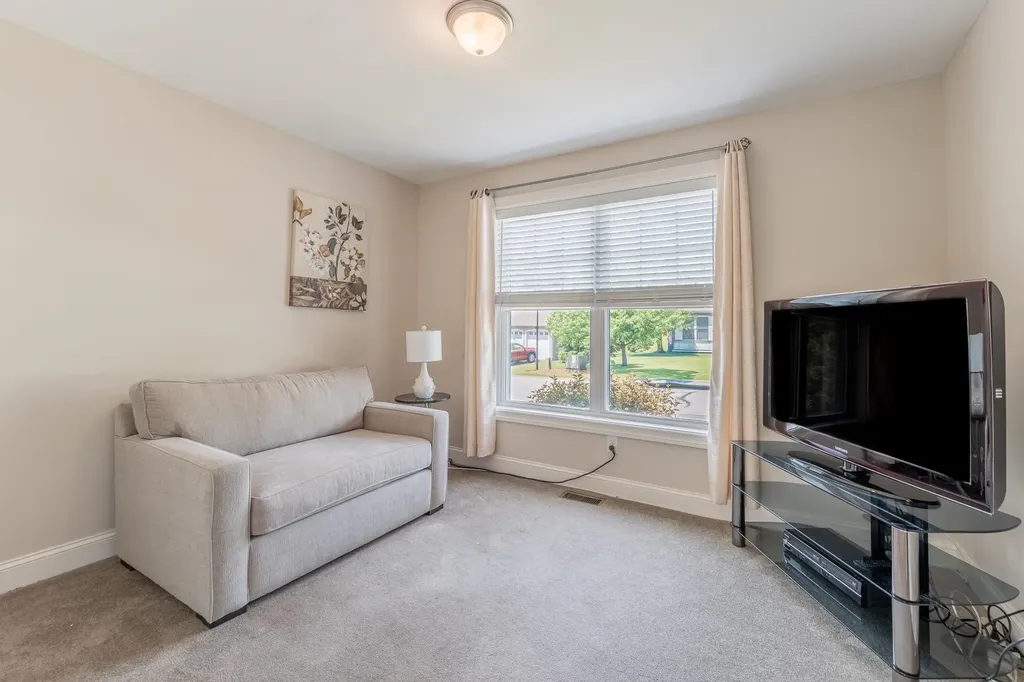 10 Furnival Road Nashua NH 03064