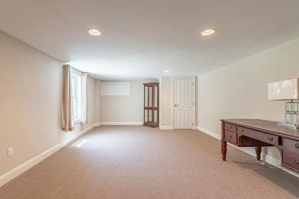 10 Furnival Road Nashua NH 03064