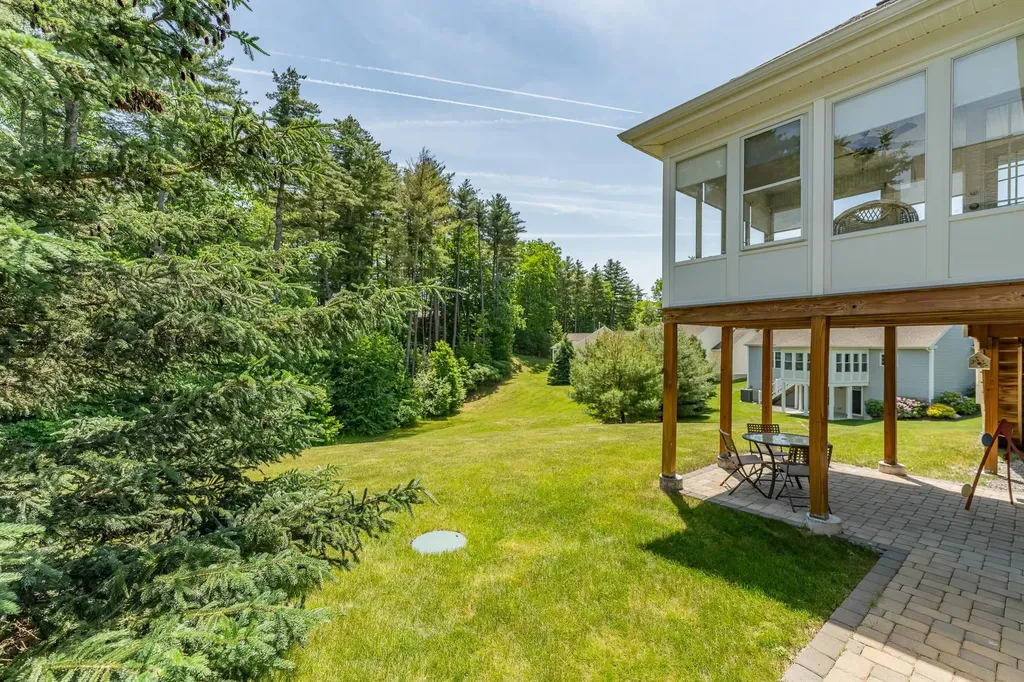10 Furnival Road Nashua NH 03064
