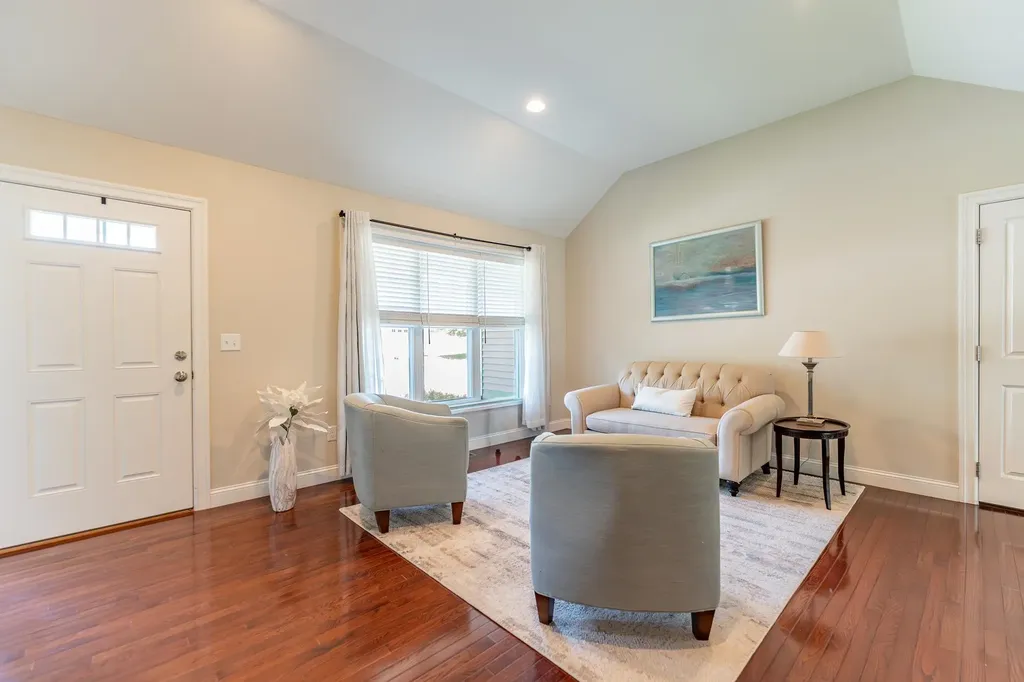 10 Furnival Road Nashua NH 03064