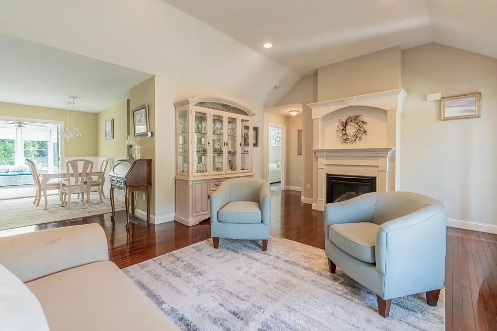 10 Furnival Road Nashua NH 03064