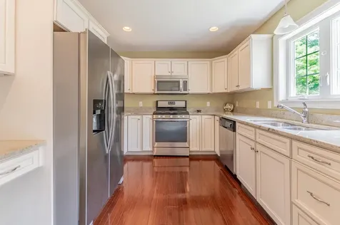 10 Furnival Road Nashua NH 03064