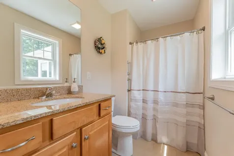 10 Furnival Road Nashua NH 03064