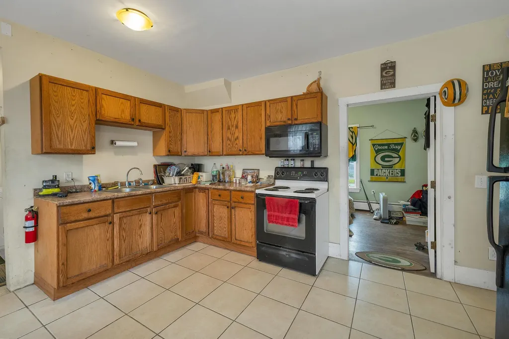132 Maple Avenue Claremont NH 03473