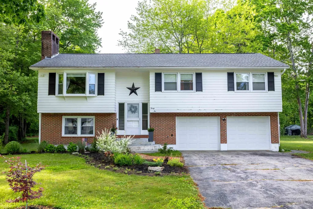 32 Alvirne Drive Hudson NH 03051